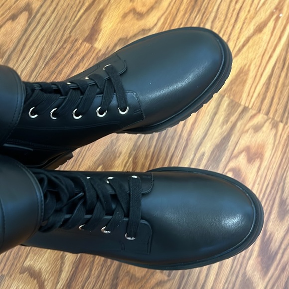 Kate Spade Joplin Lug sole Black ankle Boots shoes size 7B New - Picture 9 of 13